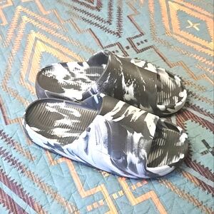 Nike Calm SE Slides